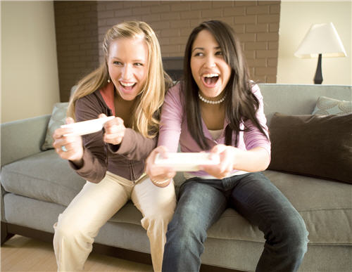 friends playing wii console